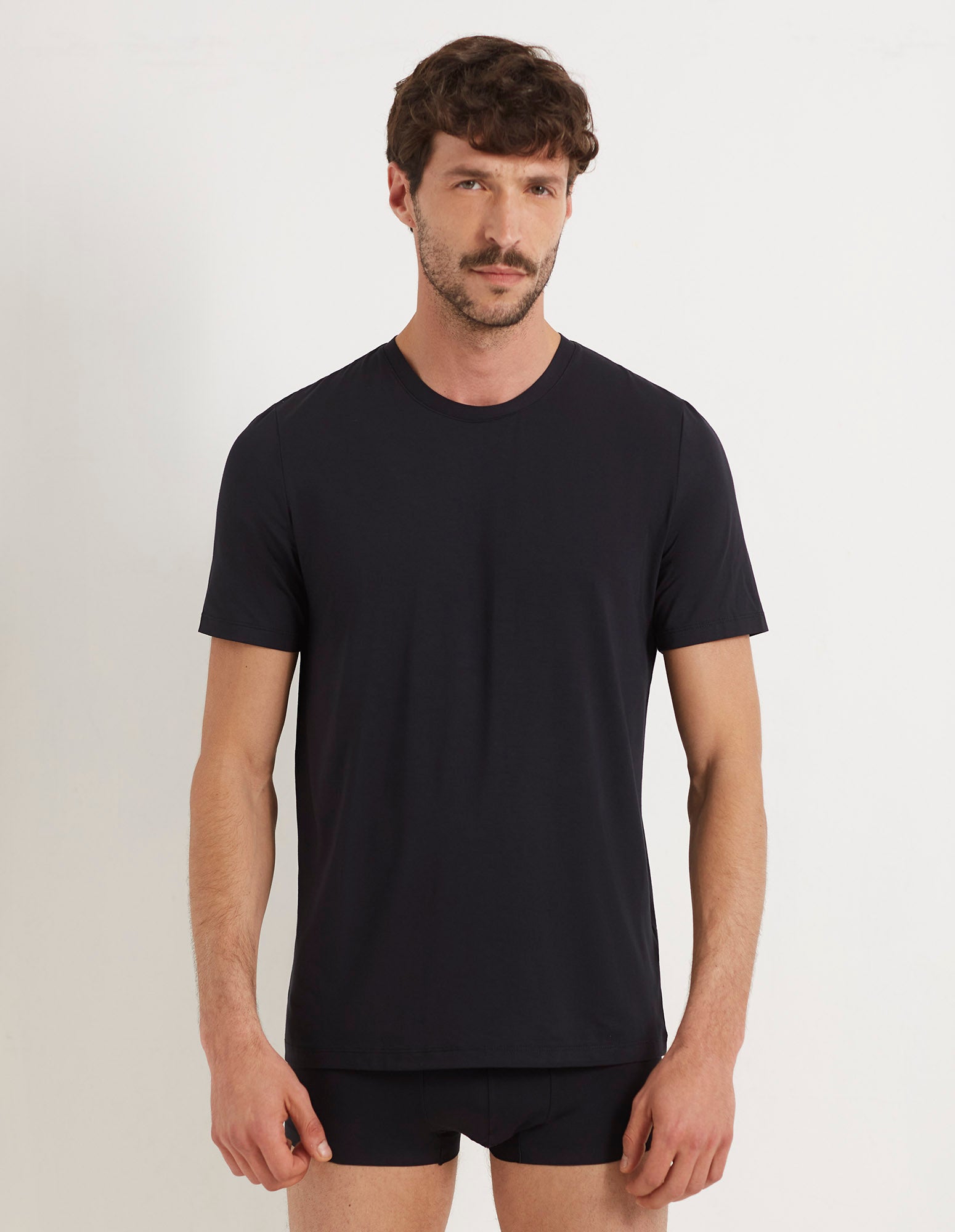 #color_noir;#color_black;#color_negro;#color_schwarz;#color_nero