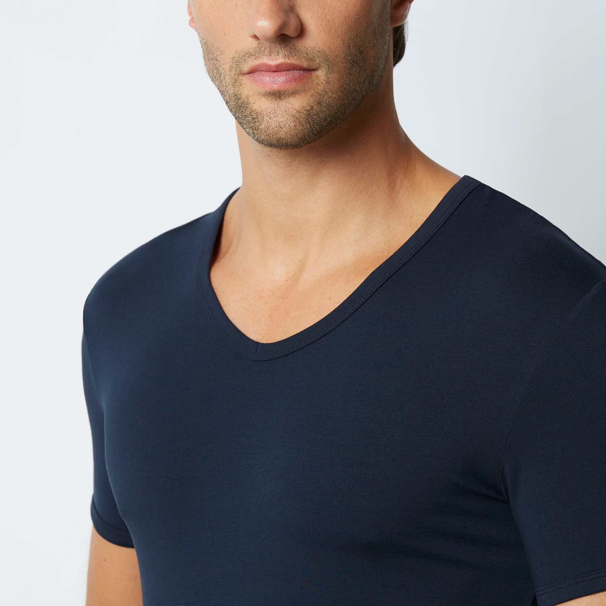 Men's V-neck sweater in cotton New Simply Black | Yamamay